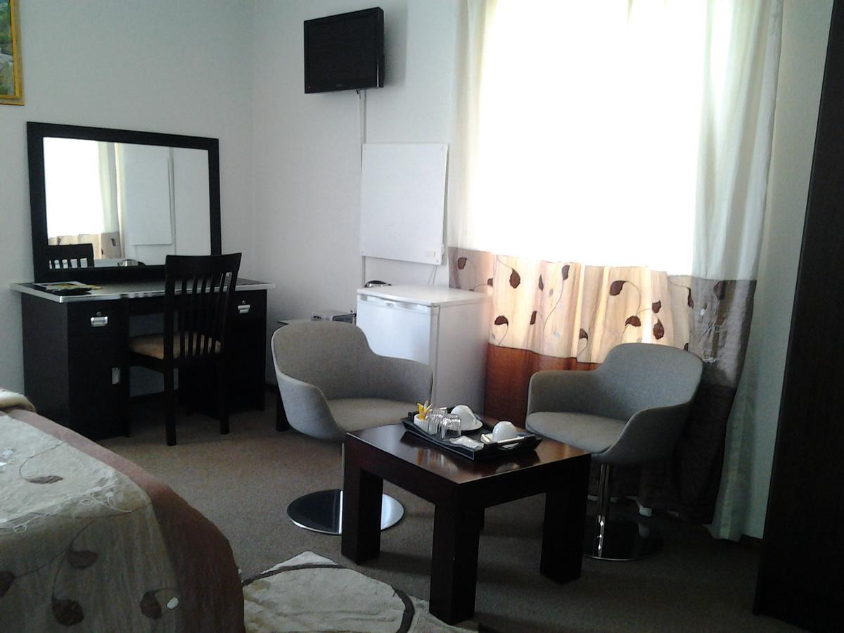 Moshitametsi Guesthouse Kempton Park Exterior photo