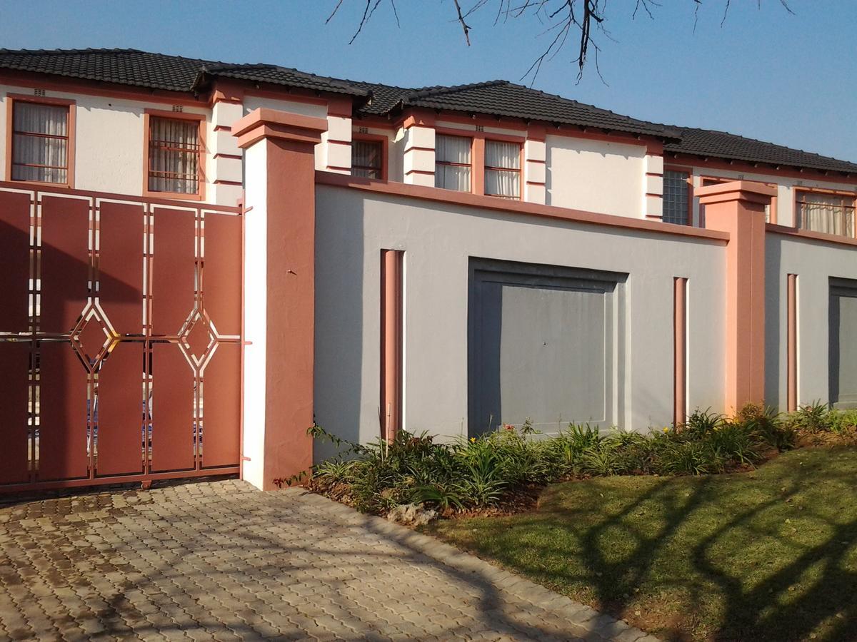 Moshitametsi Guesthouse Kempton Park Exterior photo