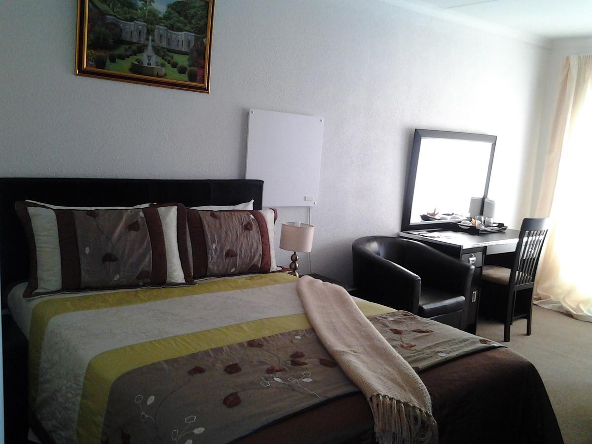 Moshitametsi Guesthouse Kempton Park Exterior photo