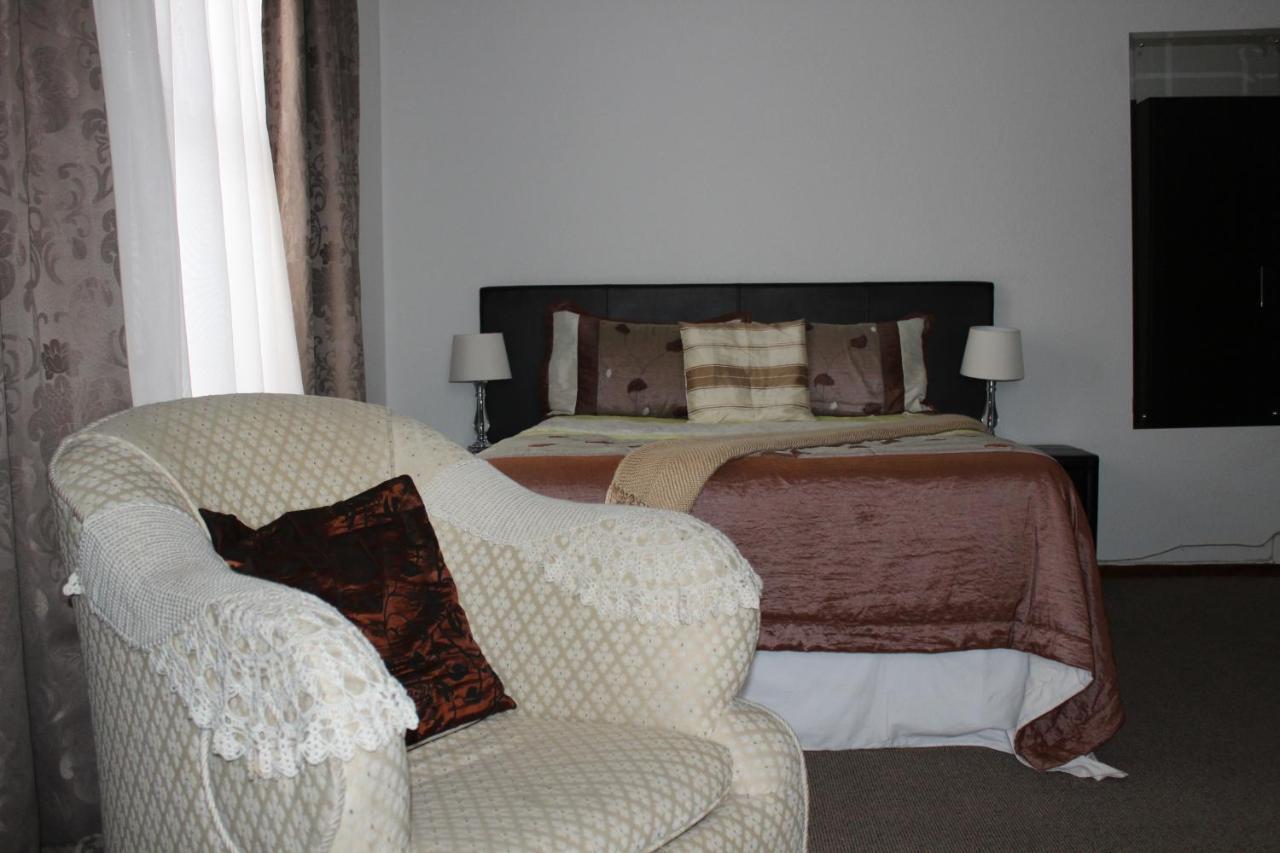 Moshitametsi Guesthouse Kempton Park Exterior photo
